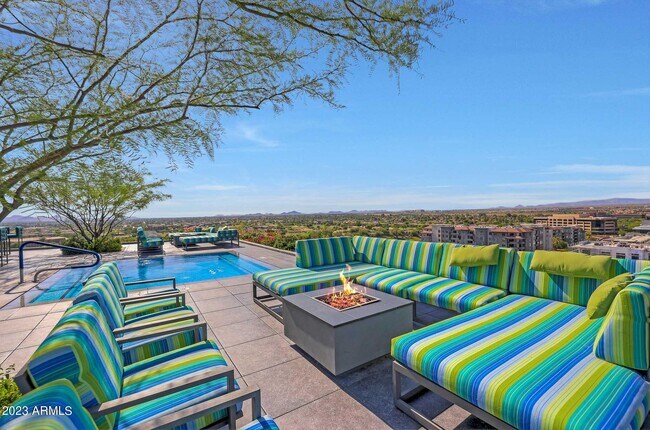 Foto del edificio - 7120 E Kierland Blvd