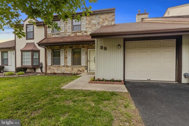 Building Photo - 39 N Turnberry Dr