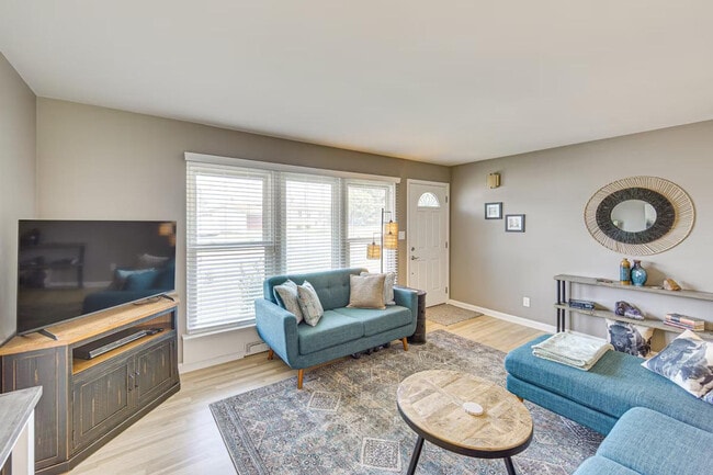 Building Photo - 114 S 36th St