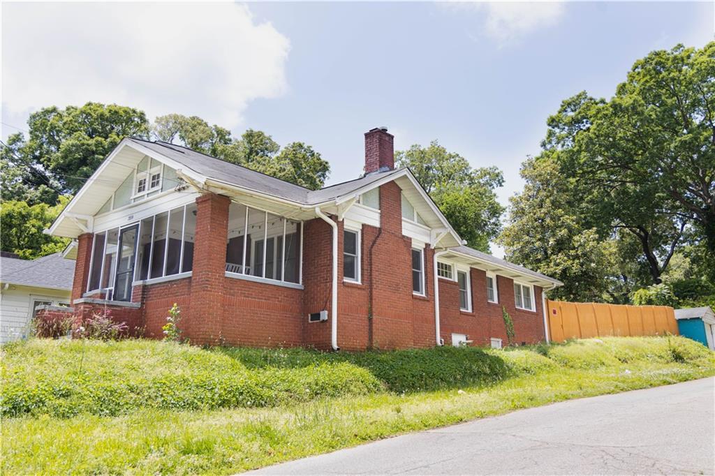 Primary Photo - 359 Mathewson Pl SW