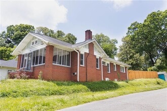 Building Photo - 359 Mathewson Pl SW