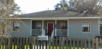 Building Photo - 1701 Sylvester Rd