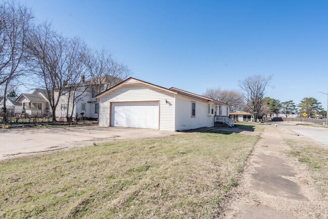 Foto del edificio - 2 Bed 1 Bath Tulsa Rental Home