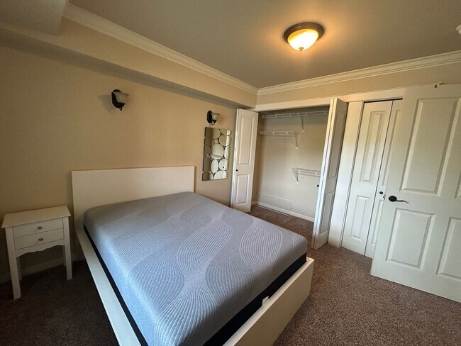 Foto del edificio - 700 32nd St