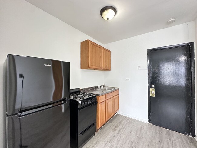 Foto del edificio - 5710 N Winthrop Ave