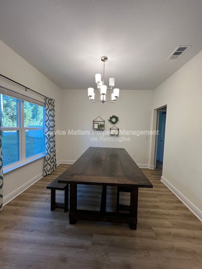 Foto del edificio - 4527 Plowman Ln