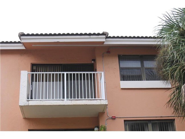 Foto del edificio - 7135 NW 179th St