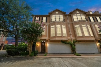 Building Photo - 2930 Brompton Square Dr