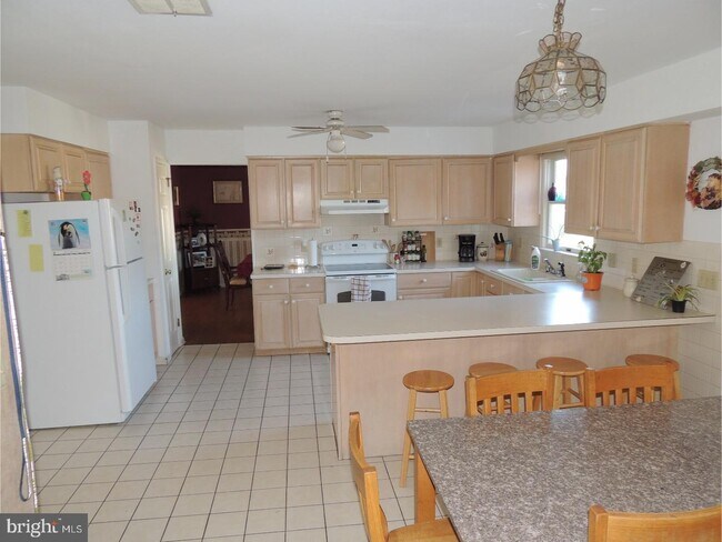 Foto del edificio - 715 Pinewood Cir