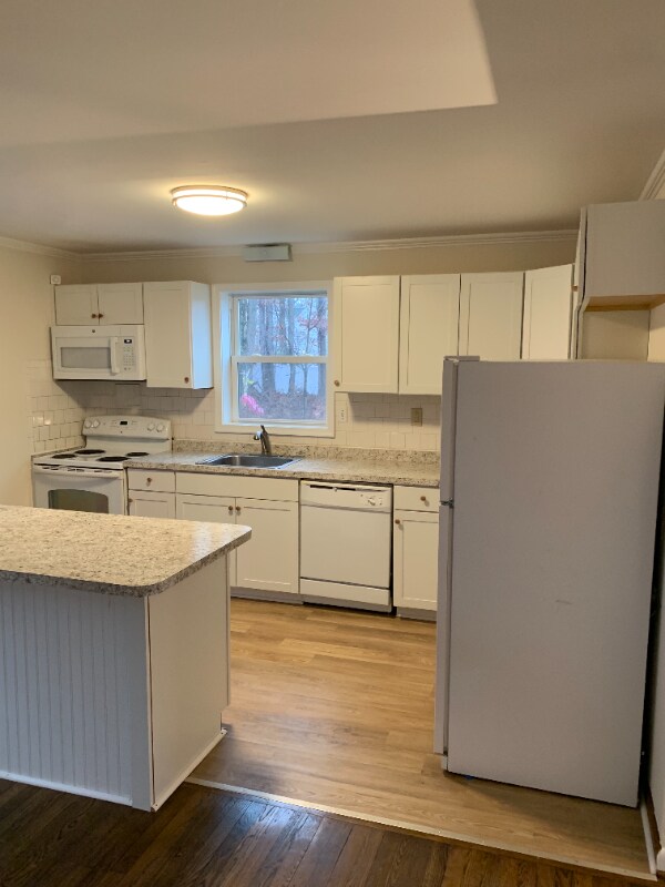 Building Photo - 5003 Waterloo Rd