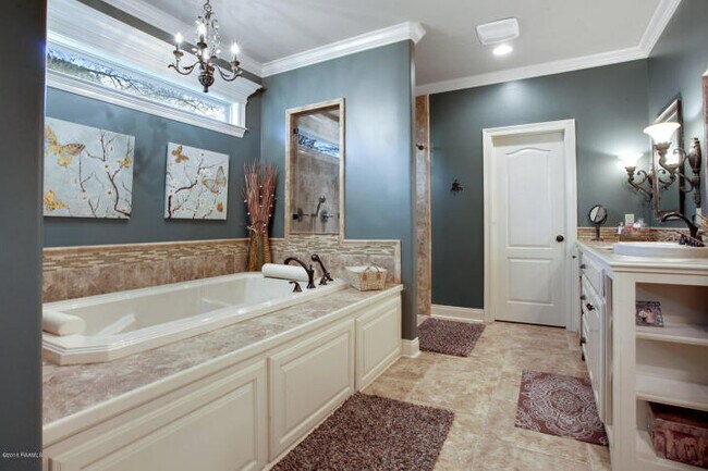 Foto del edificio - 118 Maple Grove Ln