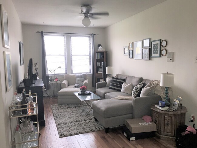 Foto del edificio - 644 W Wrightwood Ave