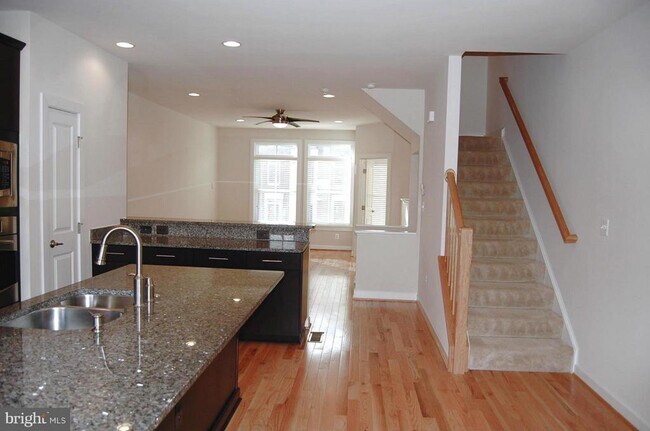 Building Photo - 44692 Collingdale Terrace