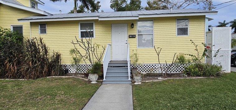 Primary Photo - 461 W Marion Ave