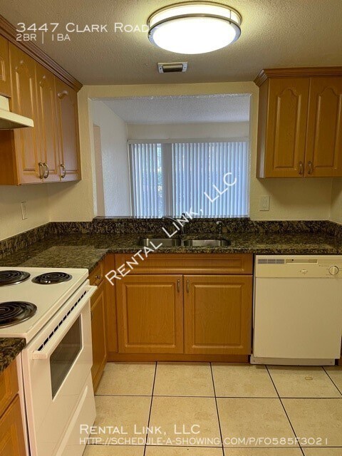 Foto del edificio - 2 bedroom condo for rent in Sienna Park