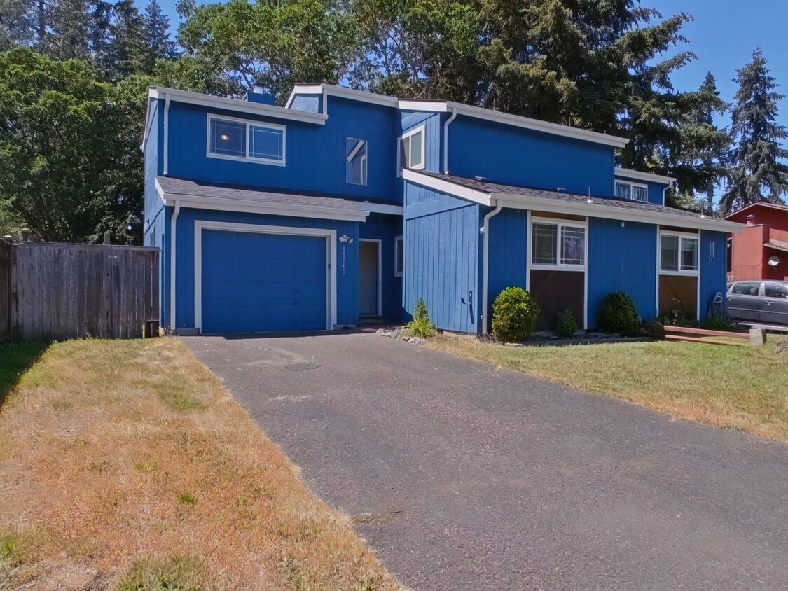 Primary Photo - Remodeled 2 bedroom duplex in Veneta