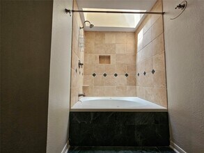 Building Photo - 9800 Pagewood Ln