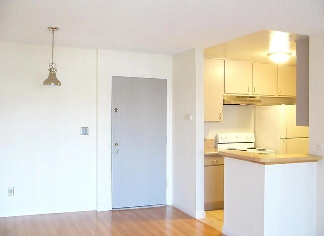 Photo - 320 S Ardmore Ave Apartment