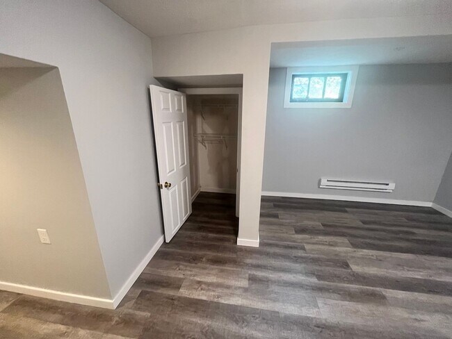 Foto del edificio - 125 W Lutz Ave