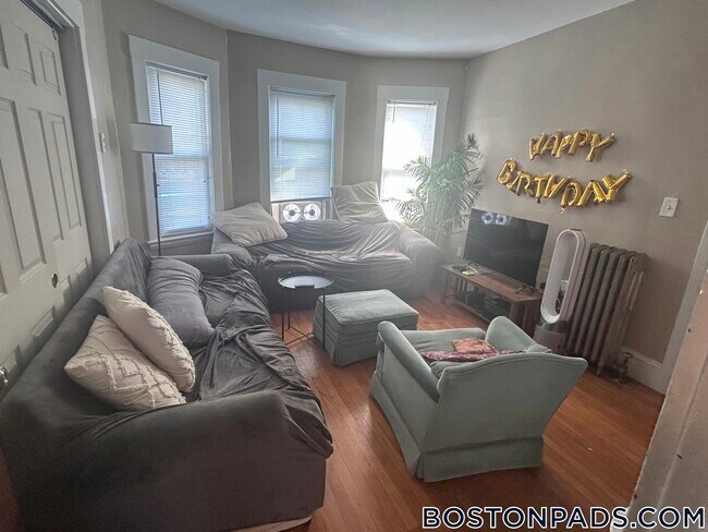 Foto del edificio - 248 Powder House Blvd