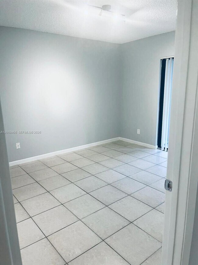 Foto del edificio - 540 S Park Rd