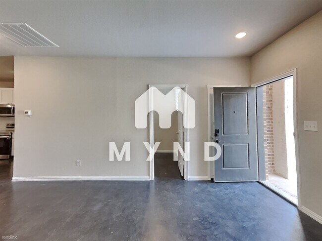 Building Photo - 3 br, 2.5 bath Townhome - 420 Willow Cross...