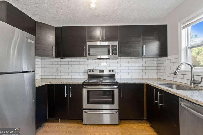 Building Photo - 1686 Wynndowne Trail