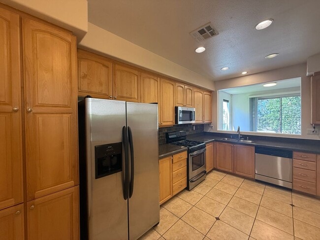 Foto del edificio - Stunning 2B/2.5BA house available for leas...