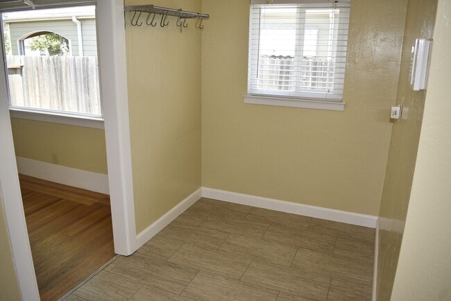 Building Photo - 1083 Santa Ynez Way