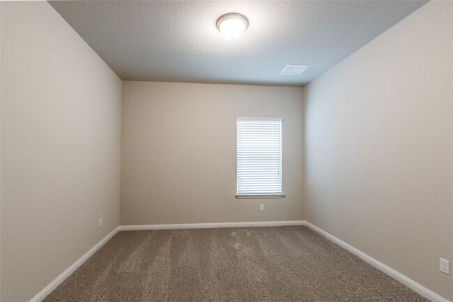 Foto del edificio - 684 Donegal Ln