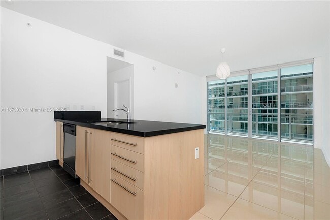 Foto del edificio - 1111 SW 1st Ave