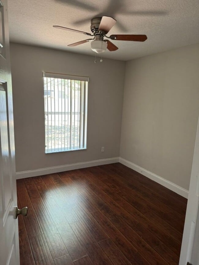Building Photo - Palm Coast L-Section 4 BR 2 BA