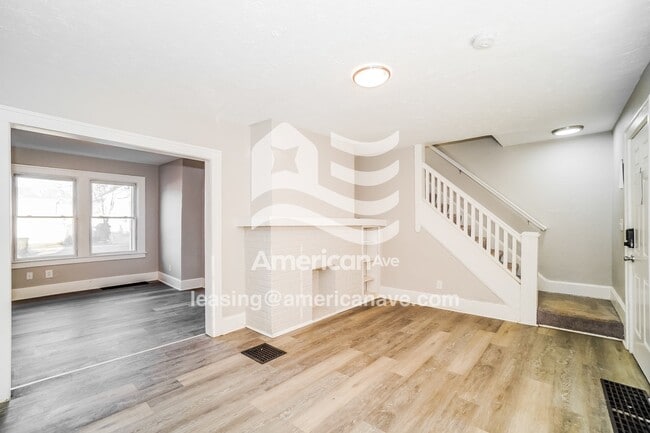 Foto del edificio - 367 S Wayne Ave