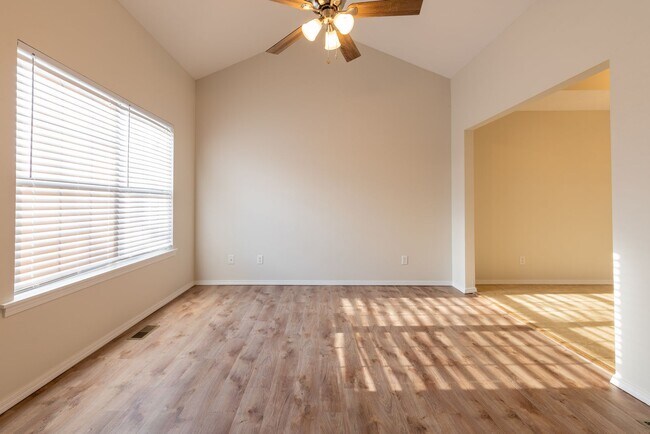 Foto del edificio - Available July 1!