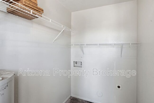 Building Photo - 1625 N Date