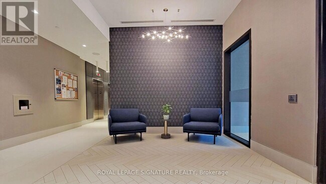 Photo du bâtiment - 2550-2550 Simcoe St N