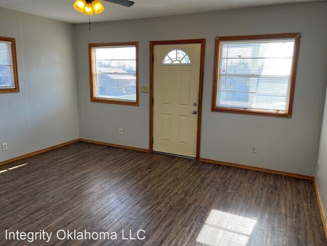 Building Photo - 1 br, 1 bath House - 2209 1/2 NE 16th Terrace