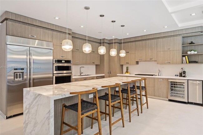 Foto del edificio - 58 Bay Heights Dr
