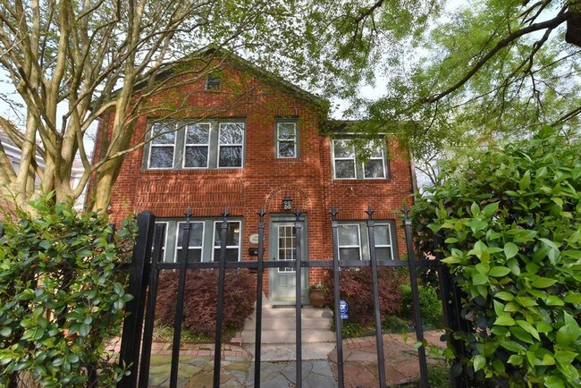 Building Photo - 2501 Hazard St