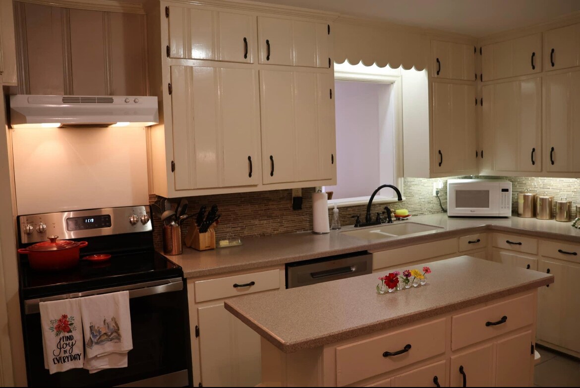 Kitchen. New Appliances bought in 2024 - 440 Roland Ave