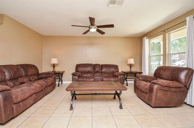 Foto del edificio - 19846 Stonecross Glen Ln
