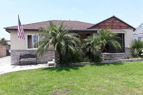 Building Photo - 15423 Ermanita Ave