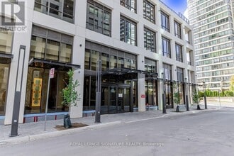 Building Photo - 36 Elm Dr W