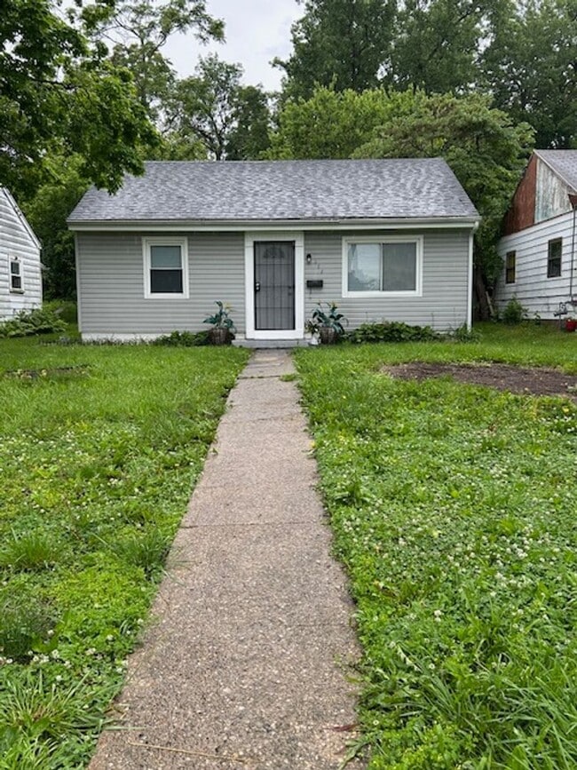 Building Photo - 111 N Smithville Rd