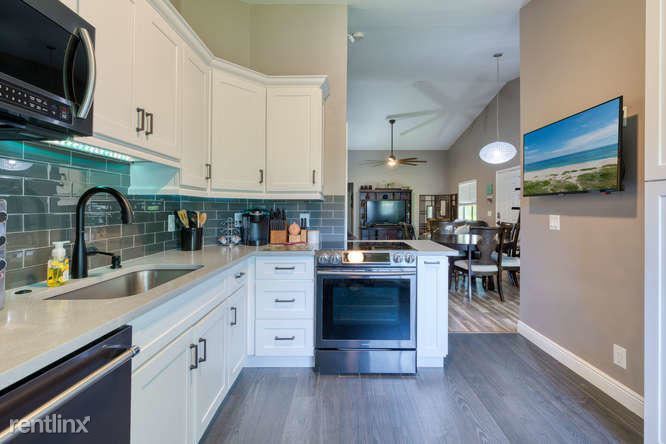 Primary Photo - 3 br, 2 bath House - 3895 Island Club Cir W