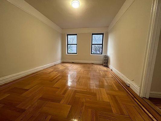 Foto del edificio - 1 bedroom in BRONX NY 10455