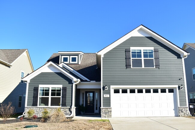 Building Photo - 2431 Hollis Dr