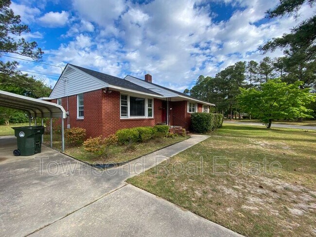 Building Photo - 4056 Welmont Dr
