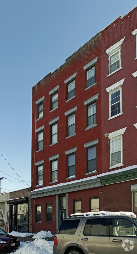 Building Photo - 56 Coles St