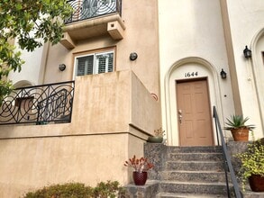 Building Photo - 1644 Gramercy Ave